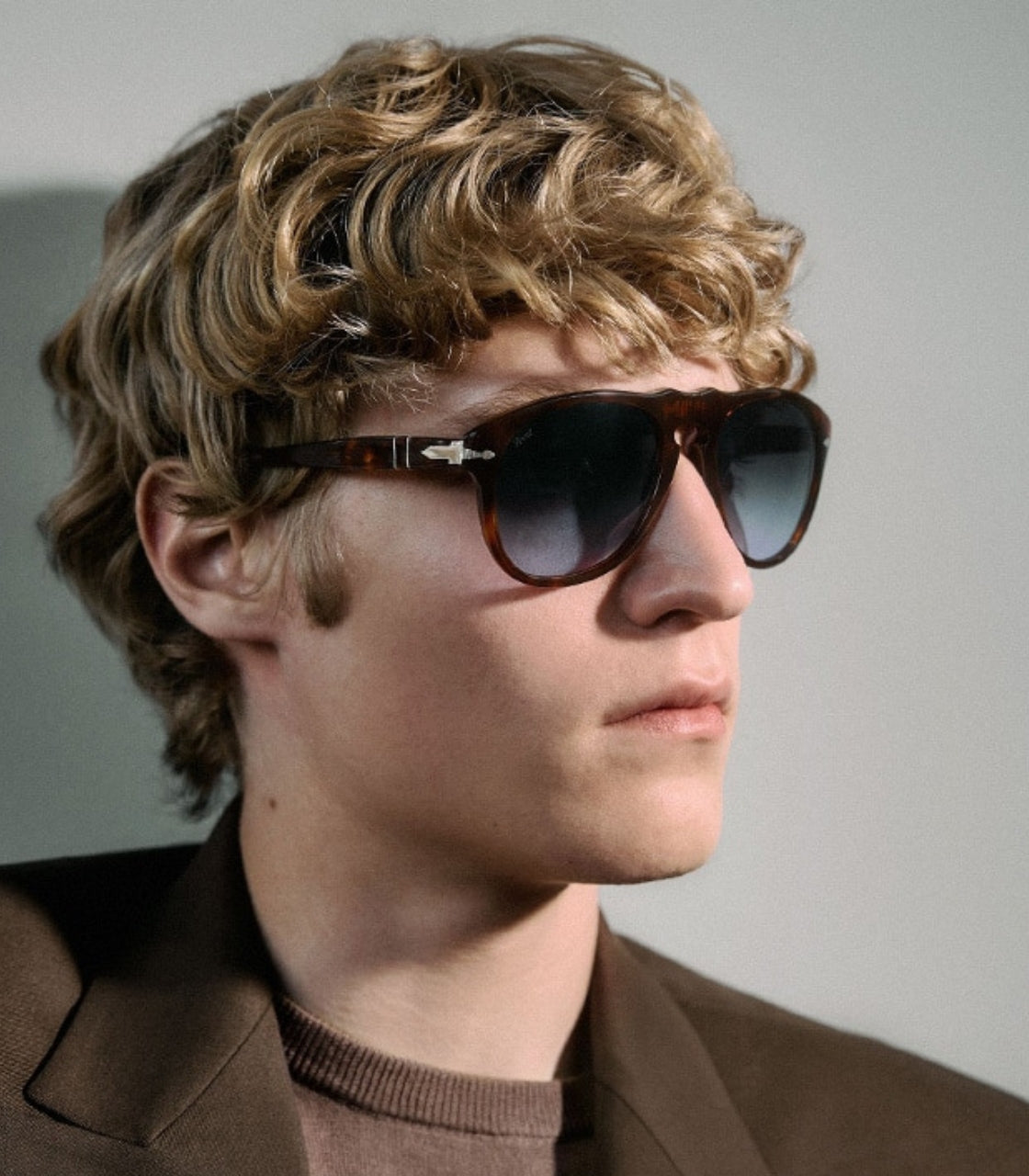Persol 0PO1019S Round Sunglasses – Classic Style UV Protection – VISIONMOOD
